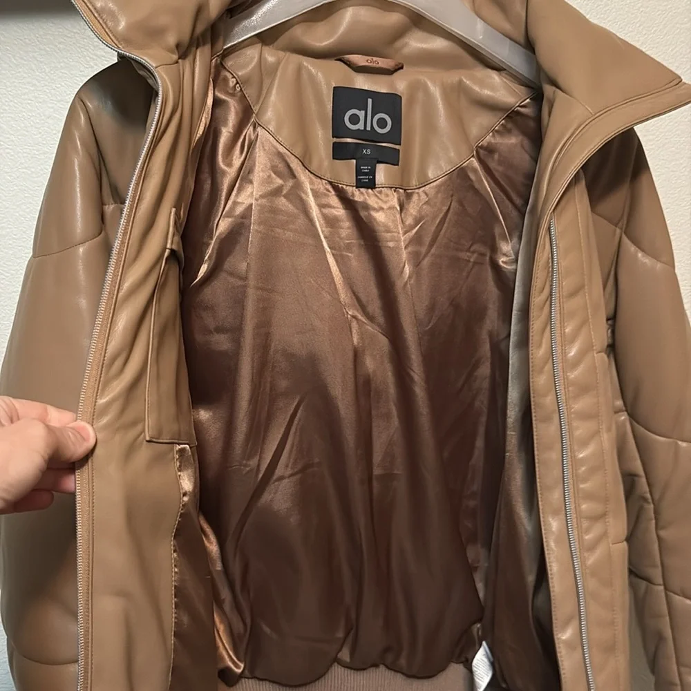 ALO Yoga Faux Leather Boss Puffer Jacket, Toasted Almond Sz XS NWT PRICE FIRM